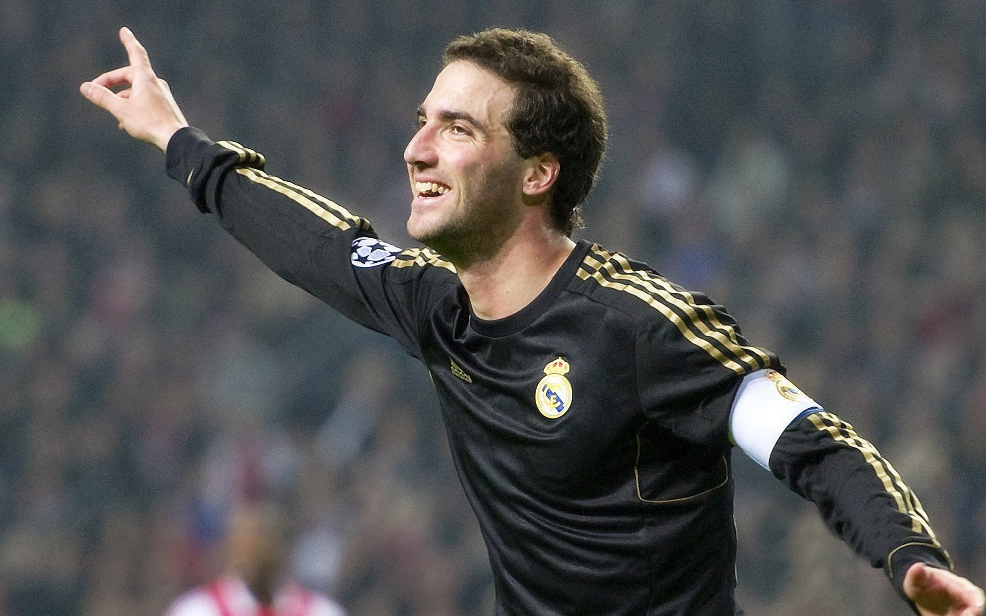 伯恩茅斯中场大将受伤,球队面临考验,伯恩茅斯身价